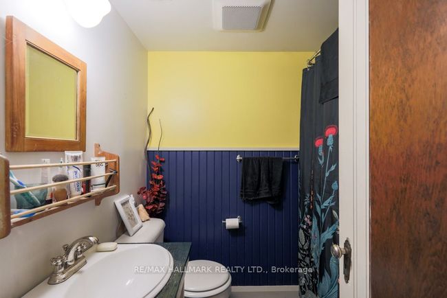 219 Kingston Rd, House attached with 3 bedrooms, 2 bathrooms and 2 parking in Toronto ON | Image 16
