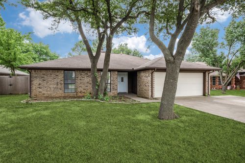 3842 Waterford Way, Denton, TX, 76210-8812 | Card Image