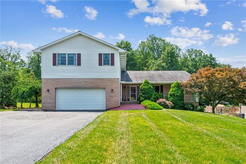 915 Jamell Dr, Greensburg, PA, 15601-9041 | Card Image