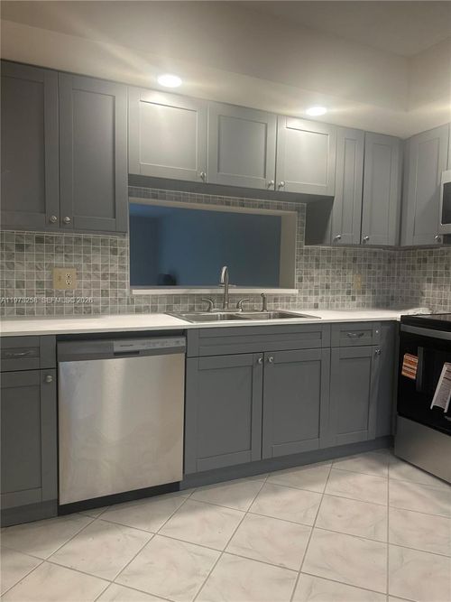 apt-306g-12800 Sw 7th Ct, Pembroke Pines, FL, 33027-1738 | Card Image