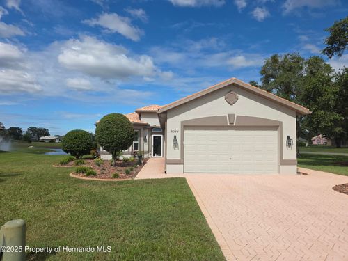 9257 Bonnie Cove Dr, WEEKI WACHEE, FL, 34613-4026 | Card Image
