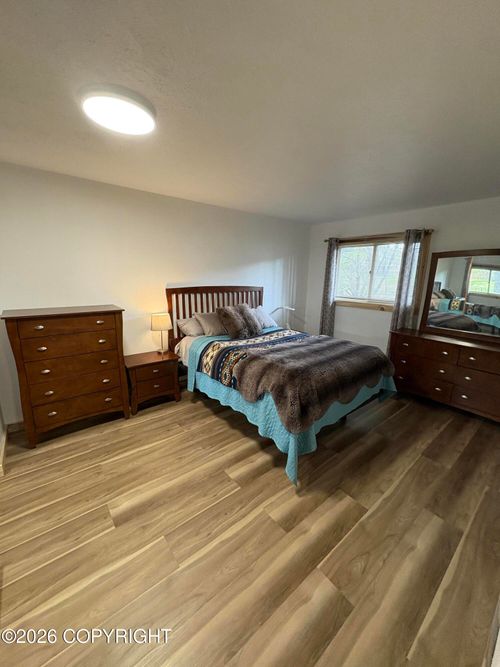 4-315 Krane Dr, Anchorage, AK, 99504-1073 | Card Image