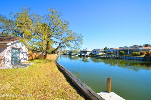 135 Esther Dr, Cocoa Beach, FL, 32931-3210 | Card Image