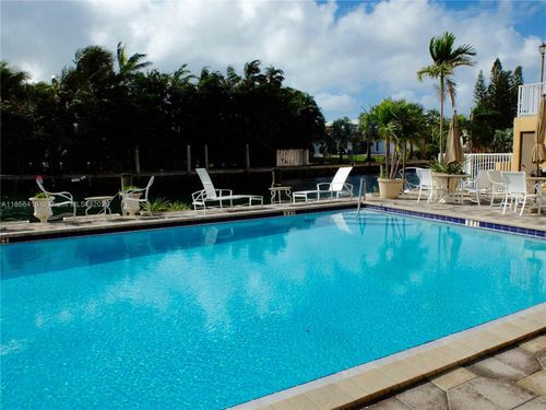 apt-218-2640 Ne 135th St, North Miami, FL, 33181-3540 | Card Image
