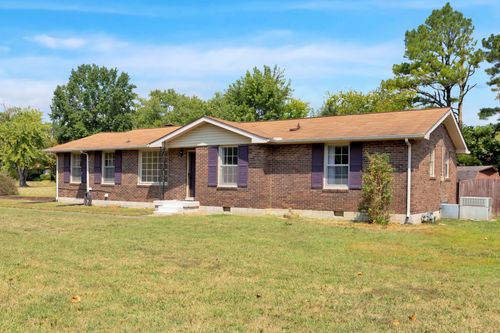 100 Southburn Dr, Hendersonville, TN, 37075-3013 | Card Image