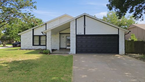 1370 E 139th Pl, Glenpool, OK, 74033-3127 | Card Image