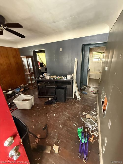 426 E Holbrook Ave, Flint, MI, 48505-2133 | Card Image