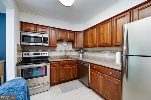 237 Fawn Ct, HAMBURG, PA, 19526-1625 | Card Image