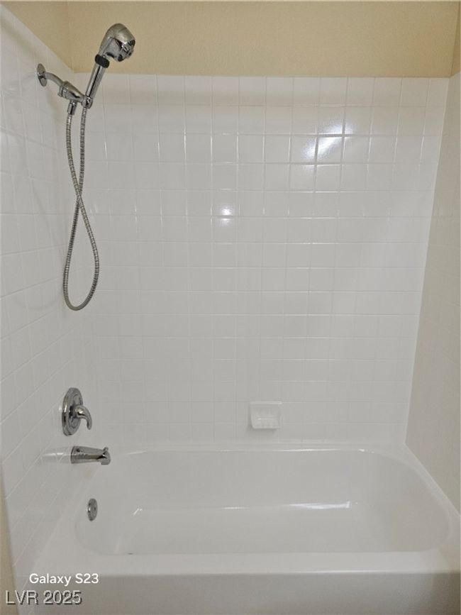 tub/shower reglazed | Image 16