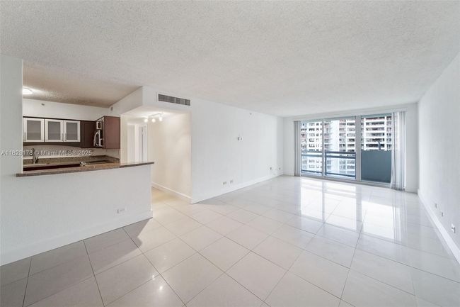 APT-262 - 1500 Bay Rd, Condo with 2 bedrooms, 2 bathrooms and null parking in Miami Beach FL | Image 6