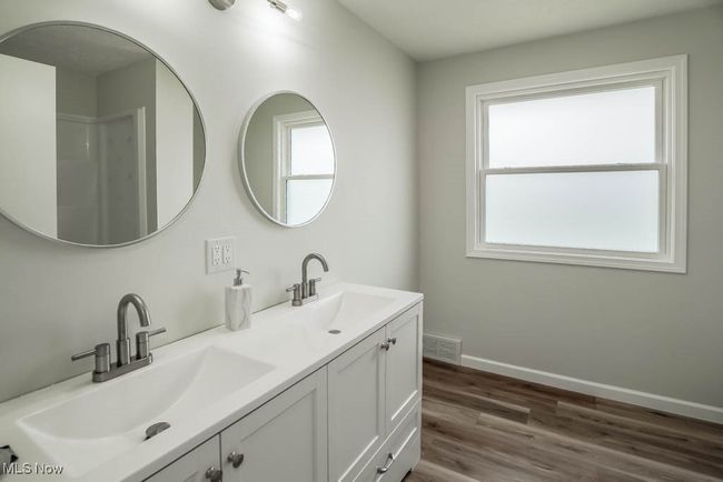 Full Bath | Image 27
