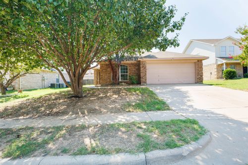 316 Heritage Dr, Crowley, TX, 76036-4028 | Card Image