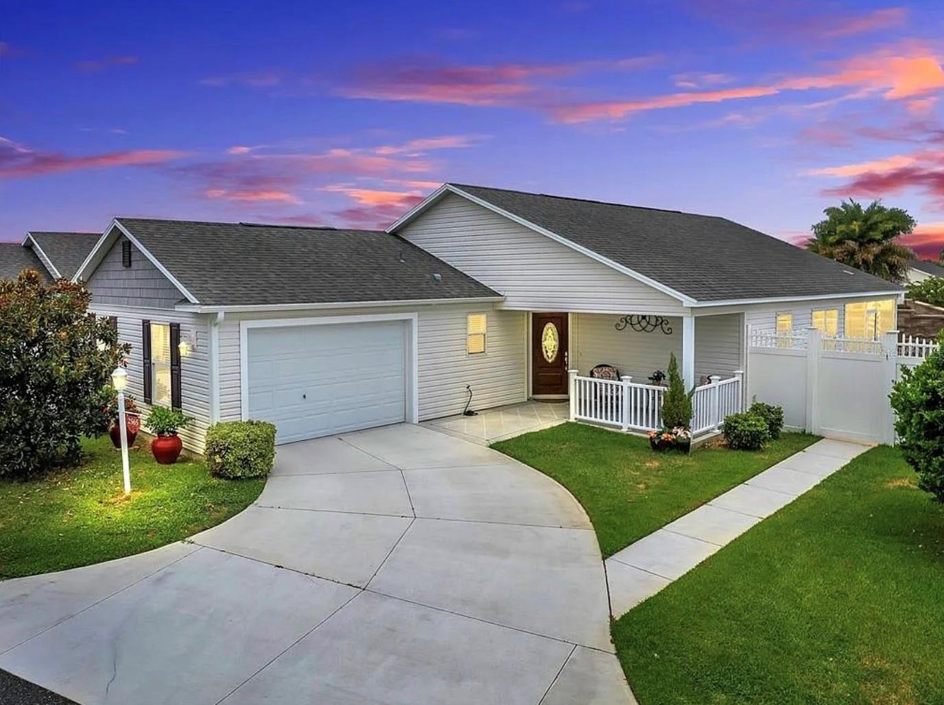 Residential in THE VILLAGES 3