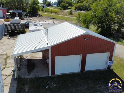 814 Utah St, Hiawatha, KS, 66434-2324 | Card Image