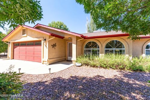 11880 E Stirrup High Dr E, Dewey-Humboldt, AZ, 86327-6021 | Card Image
