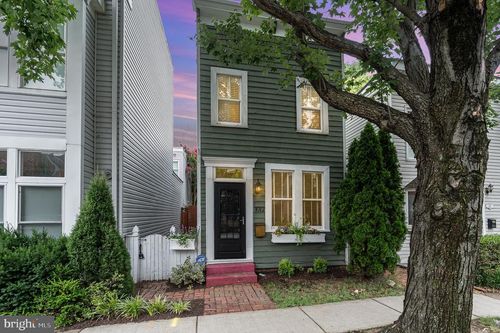 1012 Pendleton St, ALEXANDRIA, VA, 22314-1837 | Card Image