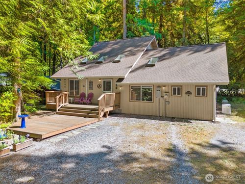 7036 Rainier Way, Deming, WA, 98244-9716 | Card Image