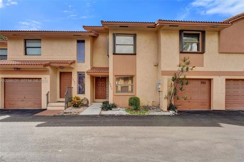 1043 Sw 113th Ter, Pembroke Pines, FL, 33025 | Card Image