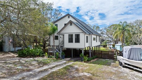 3327 Pineview Dr, HOLIDAY, FL, 34691-9733 | Card Image