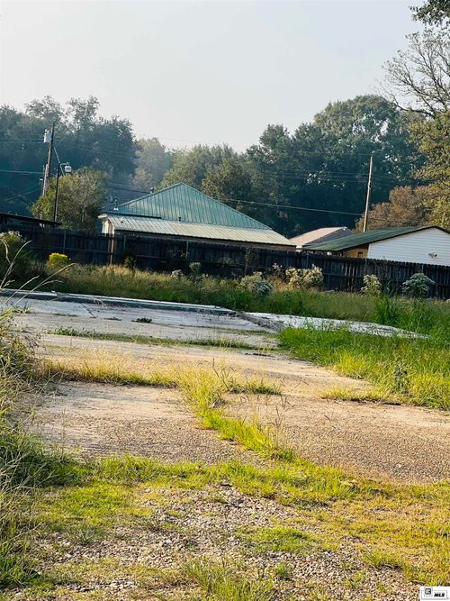 203 Taylor Ave, Sterlington, LA, 71280-3328 | Card Image