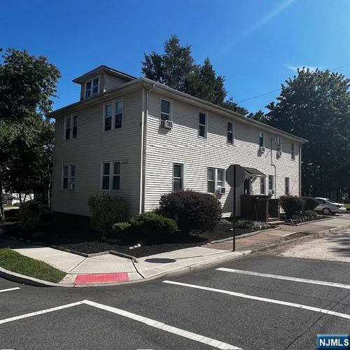 57 Luke Ave, Bergenfield, NJ, 07621-3425 | Card Image