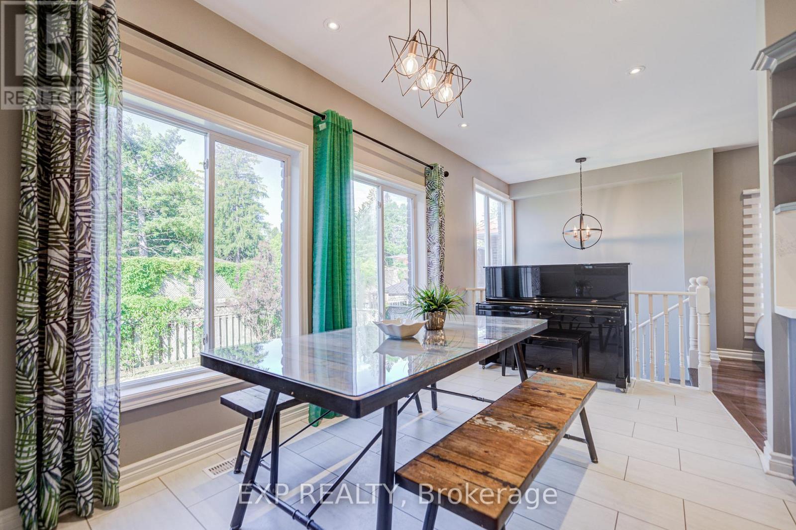Residential in Newmarket (Gorham-College Manor) 5