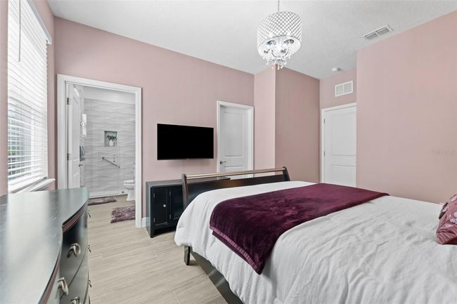 Bedroom 5 - ensuite | Image 38