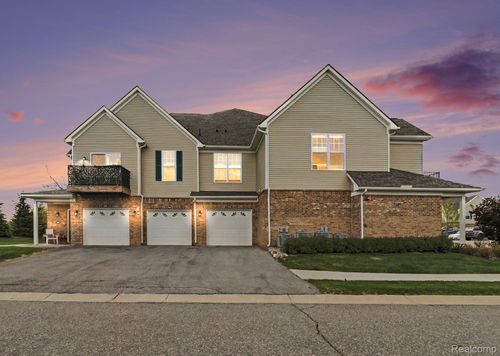 9864 Ridge Run St, Howell, MI, 48855-6317 | Card Image