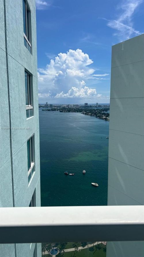 apt-3905-1900 N Bayshore Dr, Miami, FL, 33132-3021 | Card Image