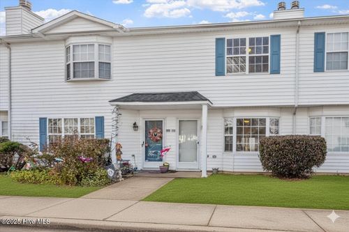 aa-4-3900 Sterling Pointe Dr, Winterville, NC, 28590-8476 | Card Image