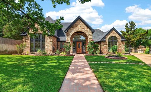 543 Indian Creek Dr, Trophy Club, TX, 76262-9742 | Card Image