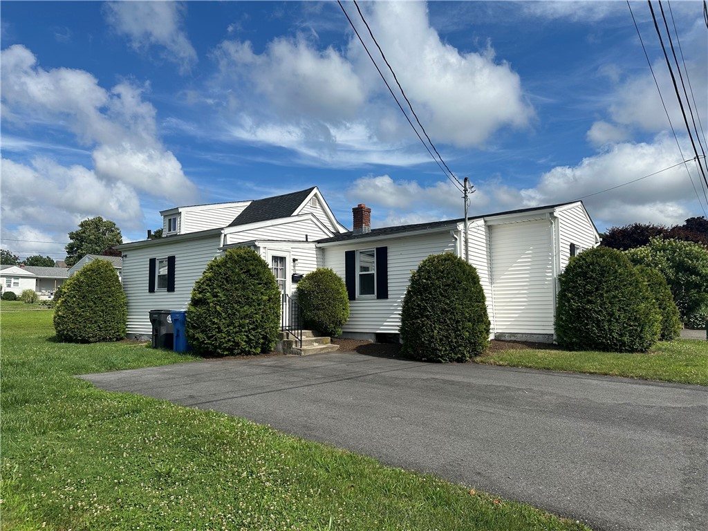 Woodland Ave, Cranston, RI 02920