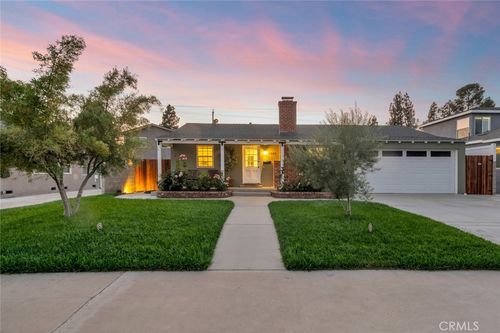 1501 N Catalina St, Burbank, CA, 91505-1643 | Card Image