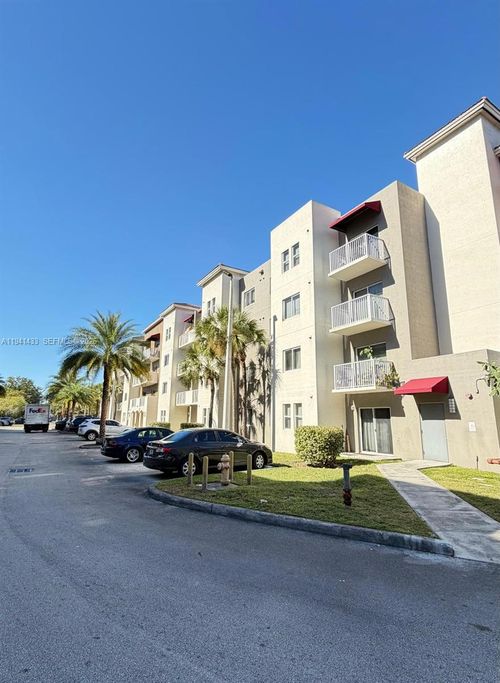 apt-205-11050 Sw 196th St, Cutler Bay, FL, 33157-8489 | Card Image