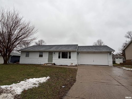 602 Manor Dr, Metamora, IL, 61548-6909 | Card Image