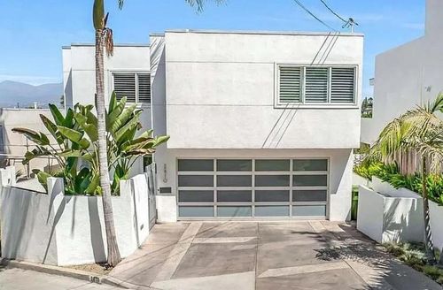 2410 Lyric Ave, Los Angeles, CA, 90027-4655 | Card Image