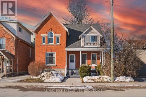 315 Earl Street, Kingston (Central City East), ON, K7L2J3 | Card Image