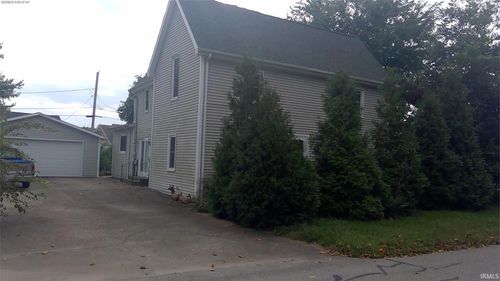 102 S West St, Haubstadt, IN, 47639-8135 | Card Image
