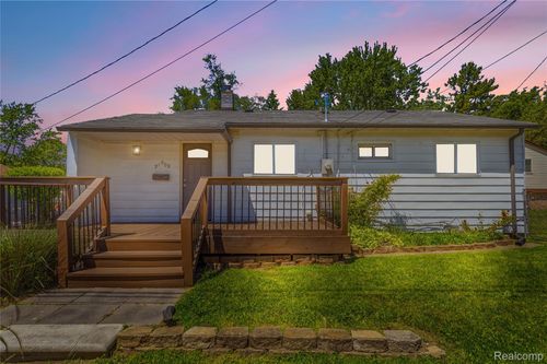 31505 Allegan Ct, Westland, MI, 48186-4702 | Card Image