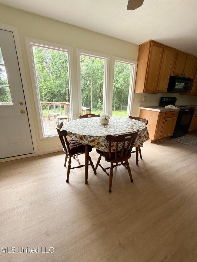 breakfast area | Image 29