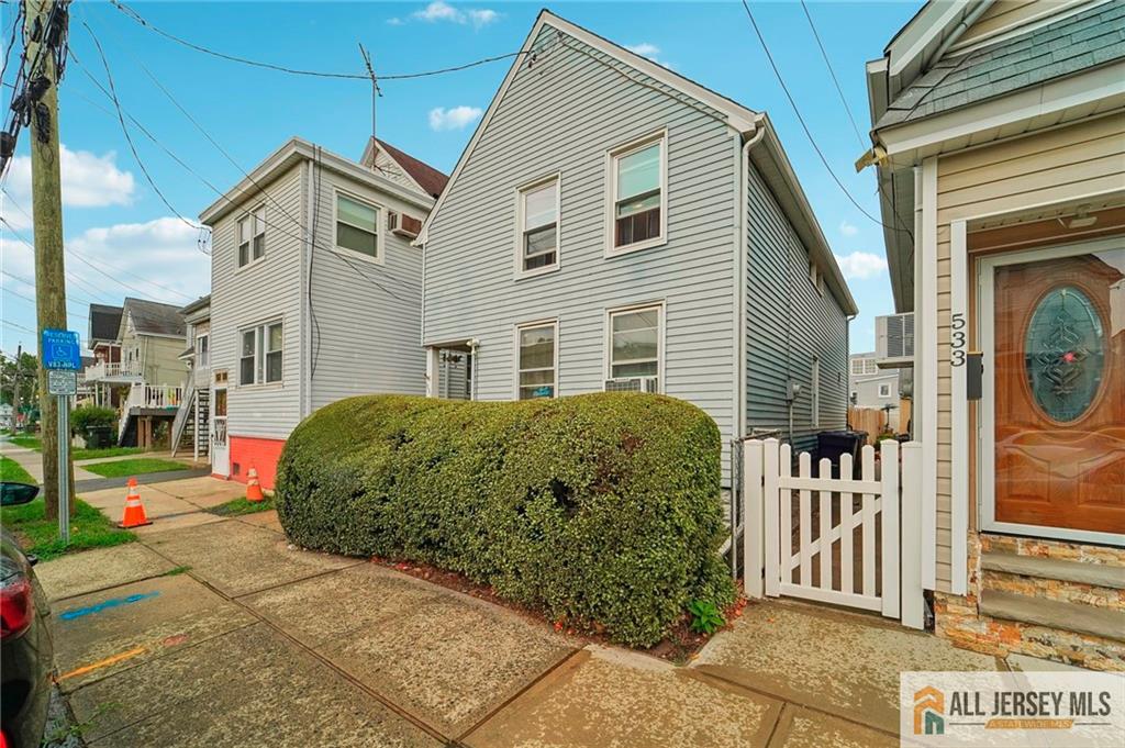 Residential in Perth Amboy