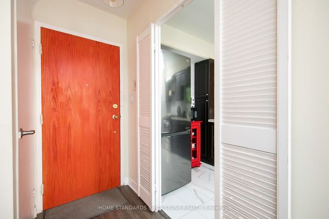 255 - 10 Eddystone Ave, Condo with 3 bedrooms, 2 bathrooms and 1 parking in North York ON | Image 4