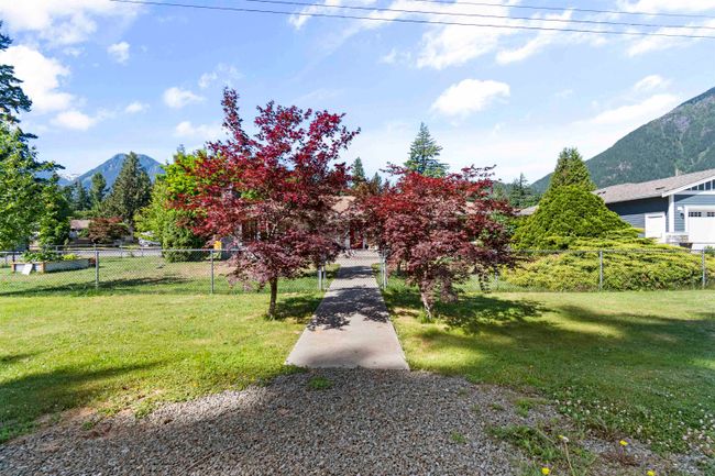 538 3rd Avenue, House other with 4 bedrooms, 3 bathrooms and 8 parking in Hope BC | Image 3