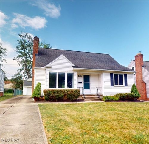 16383 Barriemore Ave, Middleburg Heights, OH, 44130-5404 | Card Image