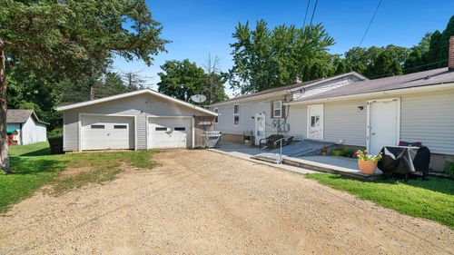 211 E 5th St, BYRON, IL, 61010-9361 | Card Image