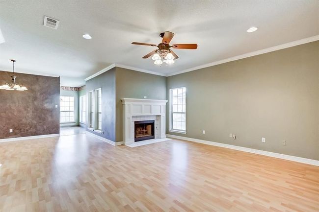 2514 Thunderbird Dr, House other with 3 bedrooms, 2 bathrooms and 2 parking in Orange TX | Image 4