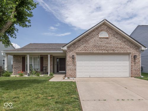 2734 Newaygo Dr, Indianapolis, IN, 46217-7163 | Card Image