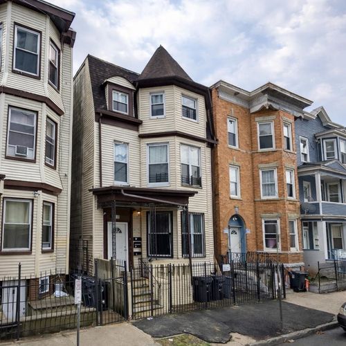 apt-1-139 Clifton Ave, Newark, NJ, 07104-7011 | Card Image