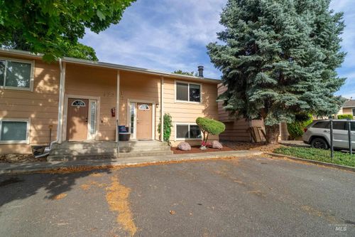 a-3129 8th Street C, Lewiston, ID, 83501-4805 | Card Image