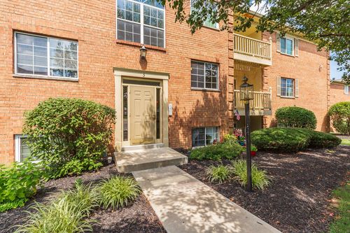 8-3 Highland Meadows Dr, Highland Heights, KY, 41076-1762 | Card Image
